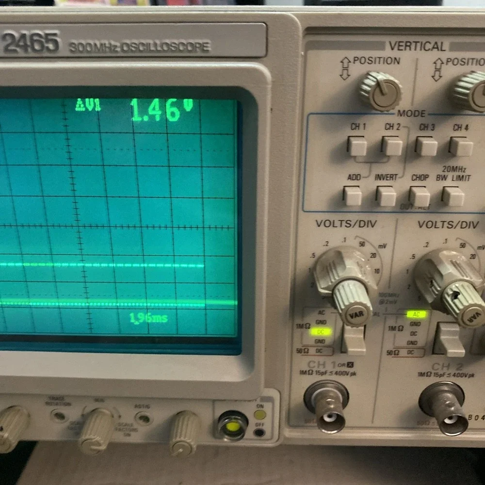 Tektronix 2465 300 MHz Oscilloscope - See Photos Works